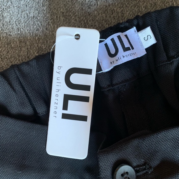 Uli Herzner Vienna Cropped Pant.  New with tags.  Black.  Front & back pockets. - Picture 2 of 3